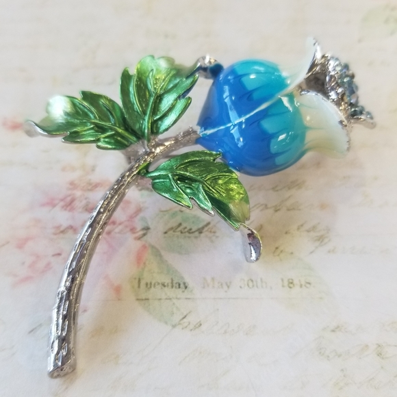 Extravagant VTG Blue Rose Brooch - Picture 4 of 8